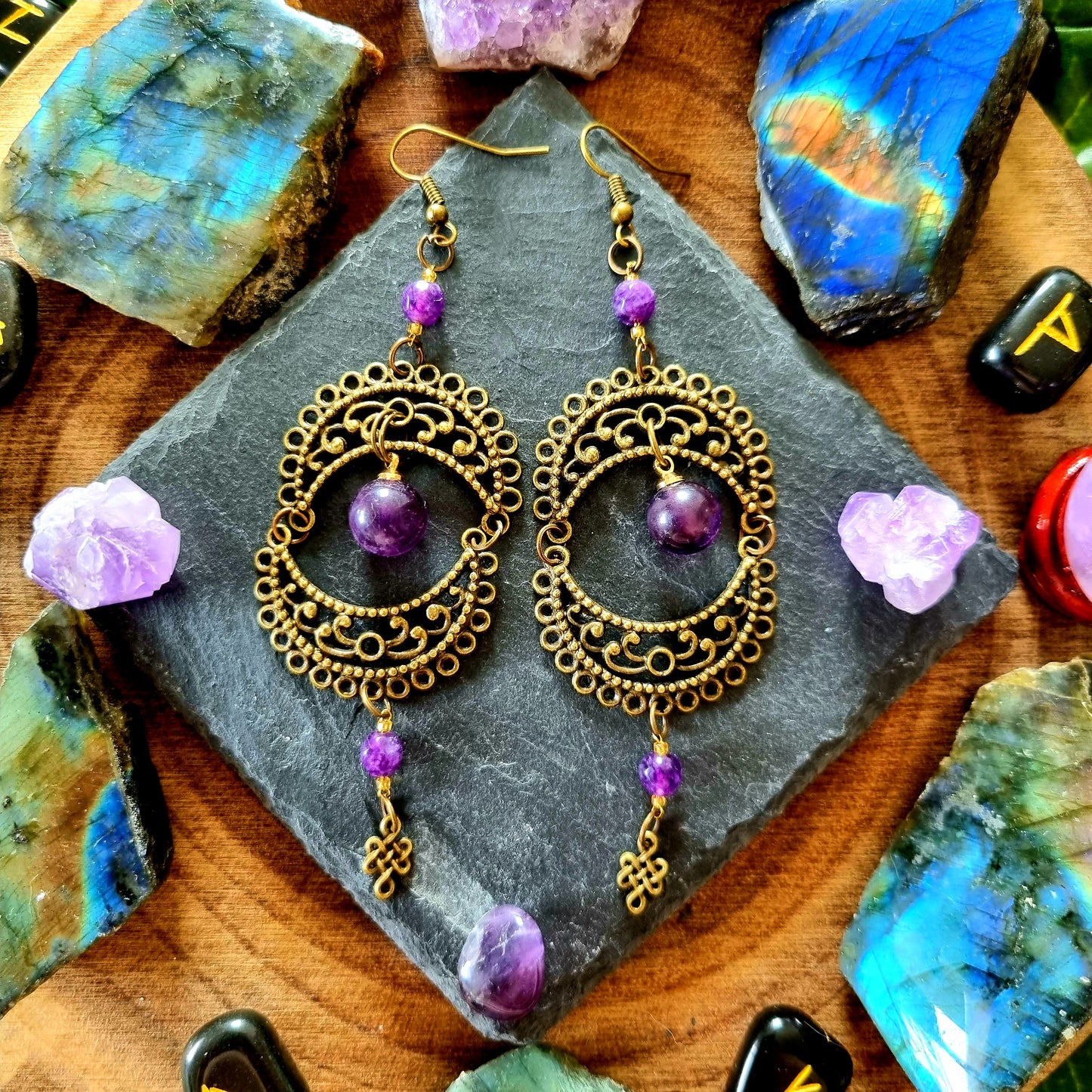 Mélusine - Boucles d'oreilles univers celtique - médiéval - wicca, breloques bronze lunes, neouds celtiques, pierres d'améthyste - Les Rouages du Temps