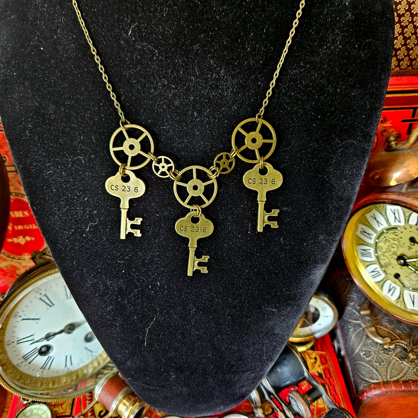 Despoina - Collier Steampunk rouages et clés bronze - Les Rouages du Temps