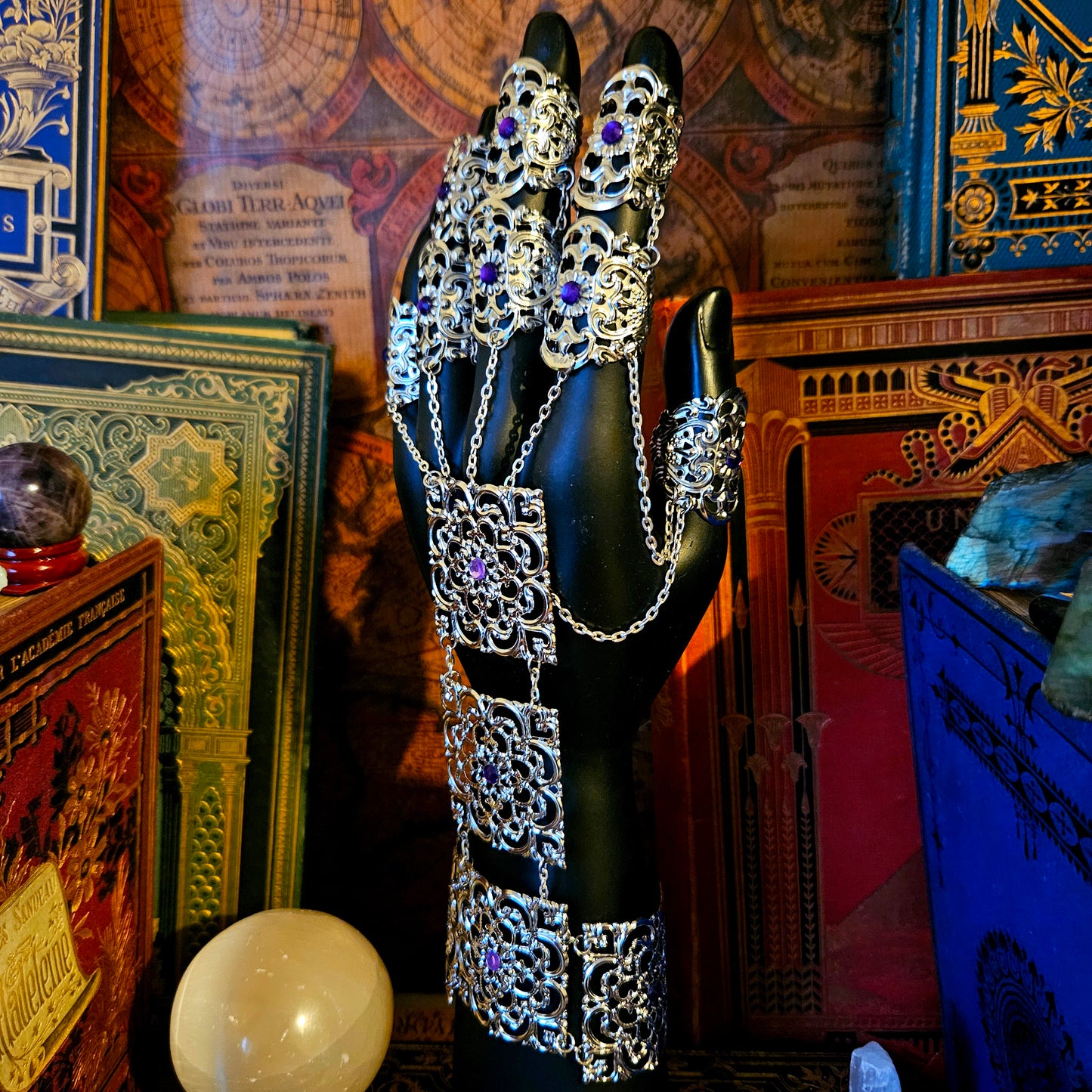 Bracelet armure médiéval-fantasy et bagues articulées argenté et strass violets en résine