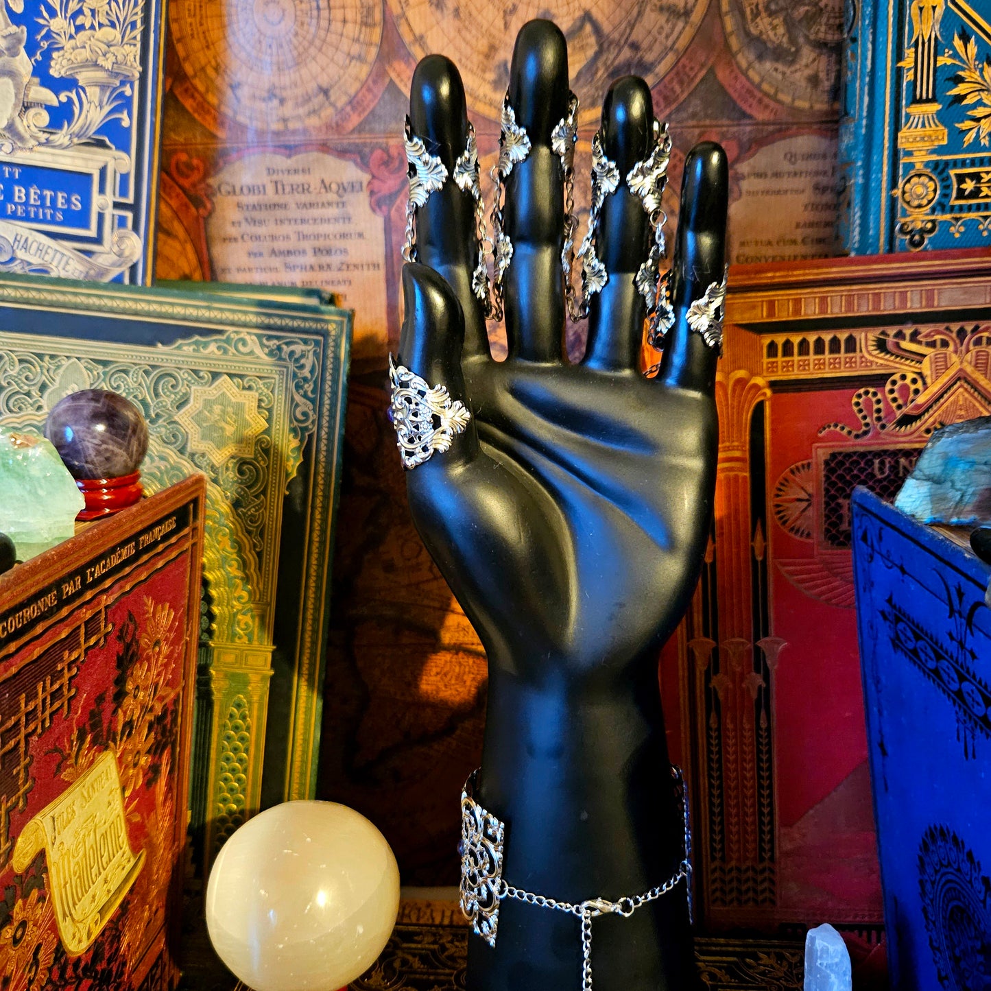 Bracelet armure médiéval-fantasy et bagues articulées argenté et strass violets en résine