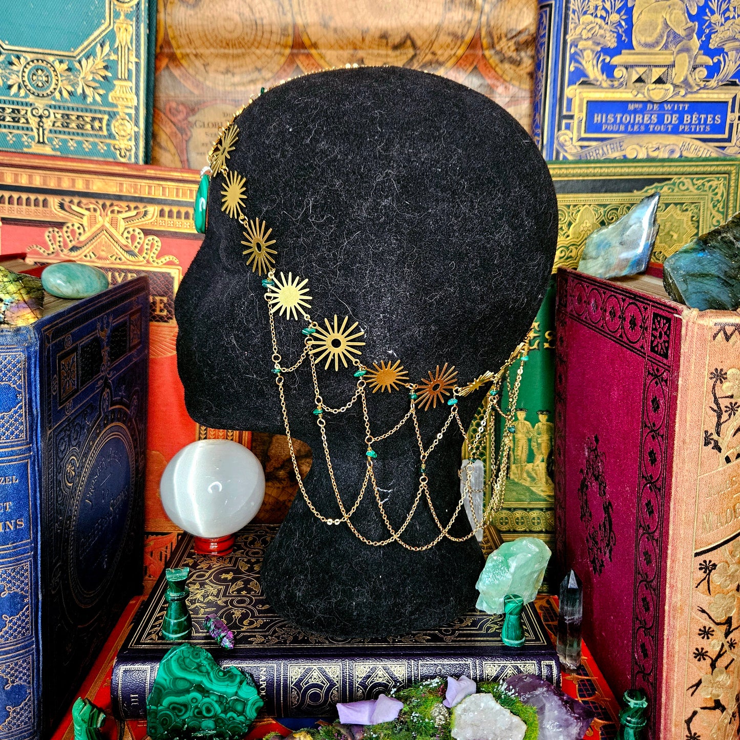 Héméra - Tiare Wicca - ésotérique, soleils et étoiles acier inoxydable et laiton, pierres de malachite - Les Rouages du Temps