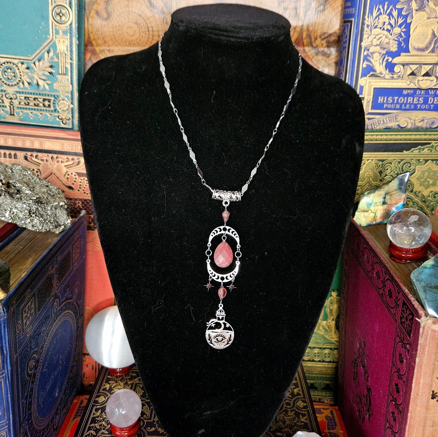 Circé - Collier sorcière - ésotérique acier inoxydable, lunes, étoiles, potion, pierres de quartz rose et rhodonite