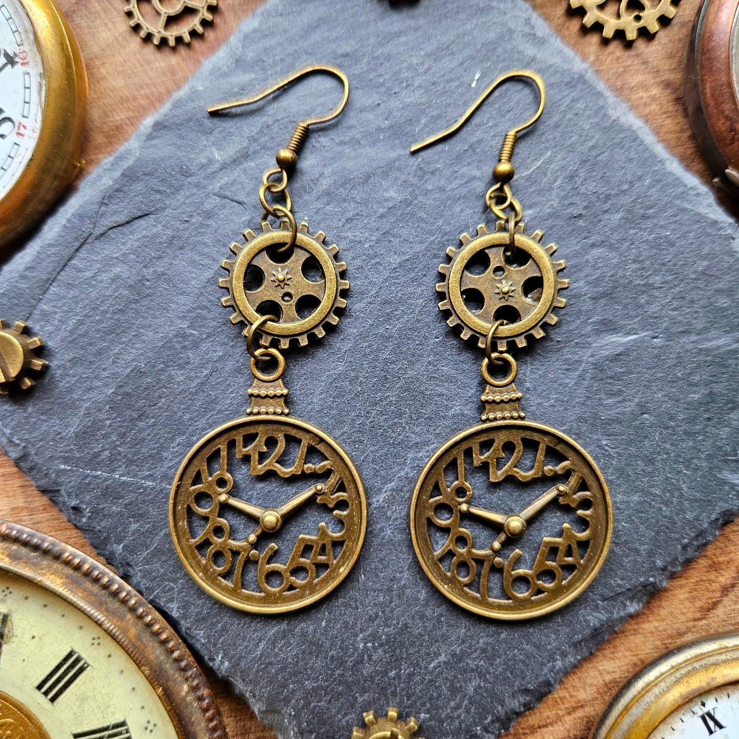 Chronos - Boucles d'oreilles Steampunk bronze engrenages et horloge - montre bronze - Les Rouages du Temps