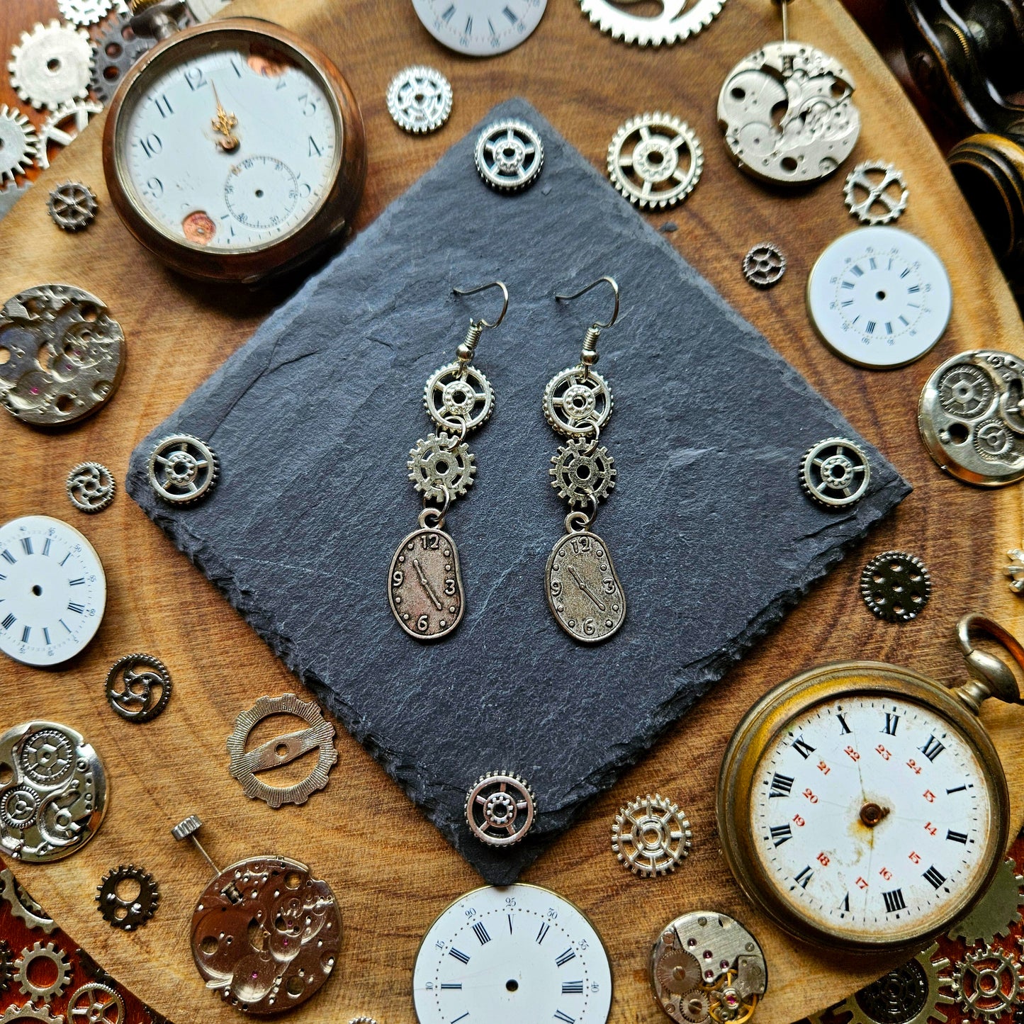 Chronos - Boucles d'oreilles Steampunk rouages et montre de poche - Les Rouages du Temps