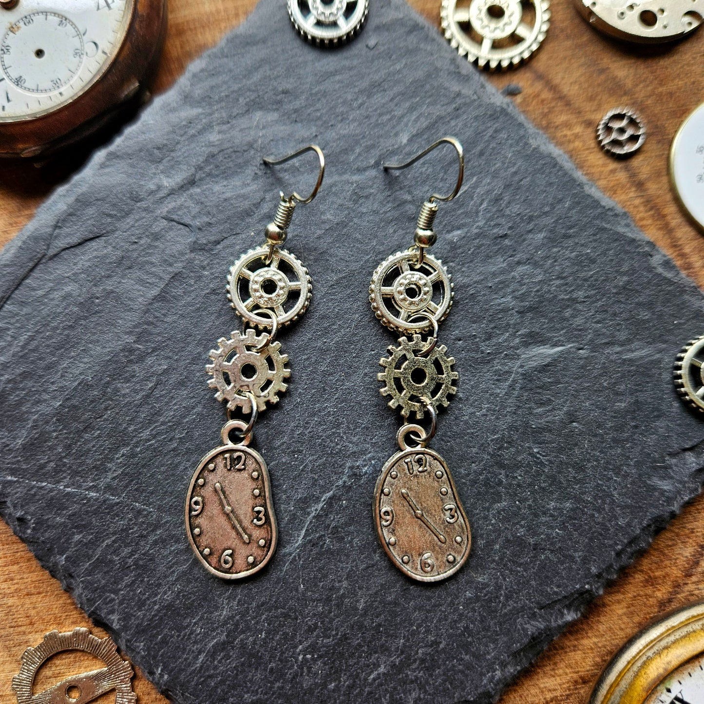 Chronos - Boucles d'oreilles Steampunk rouages et montre de poche - Les Rouages du Temps
