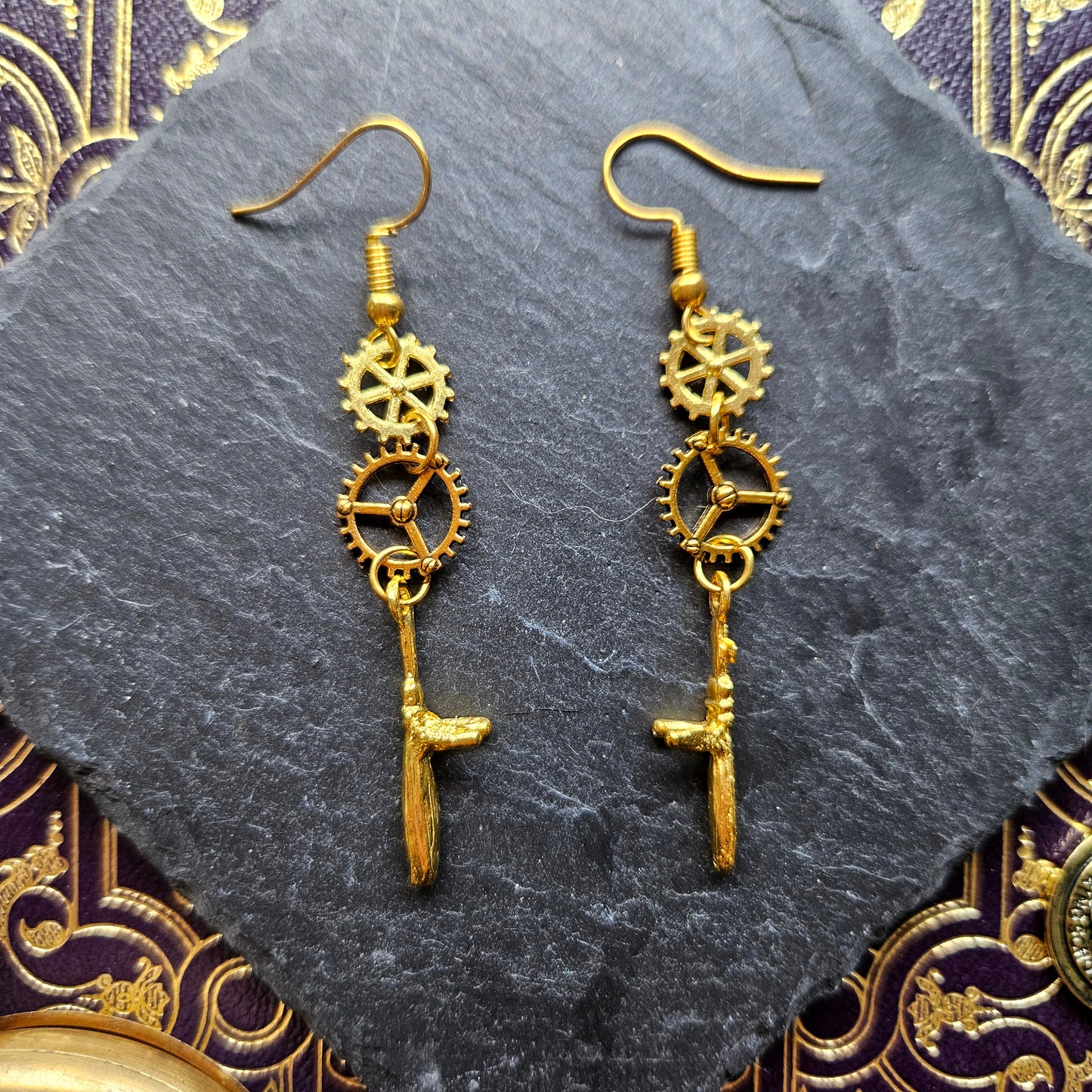 Harry Potter - Boucles d'oreilles Steampunk engrenages et balais nimbus 2000 doré