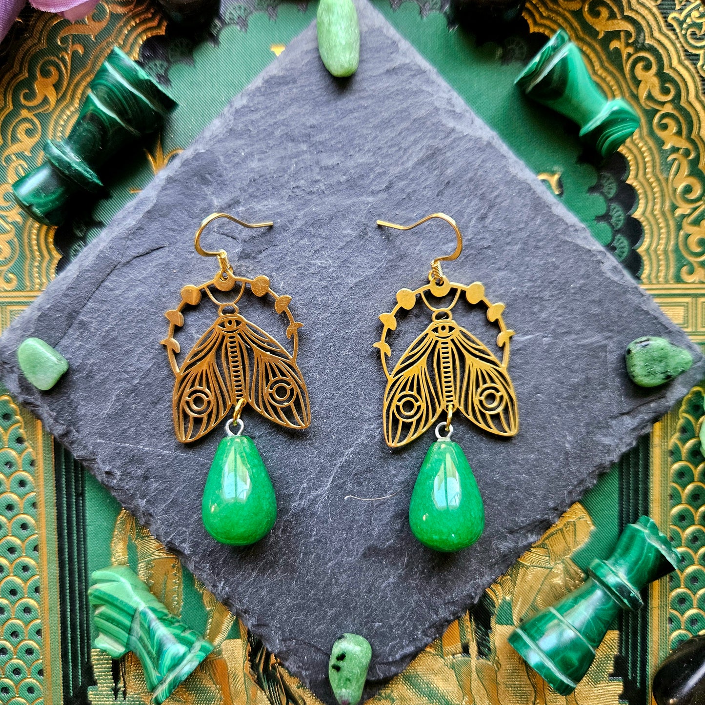 Morgane - boucles d'oreilles univers féérique - Wicca, acier inoxydable papillon phases de la lune, pierres de jade - Les Rouages du Temps