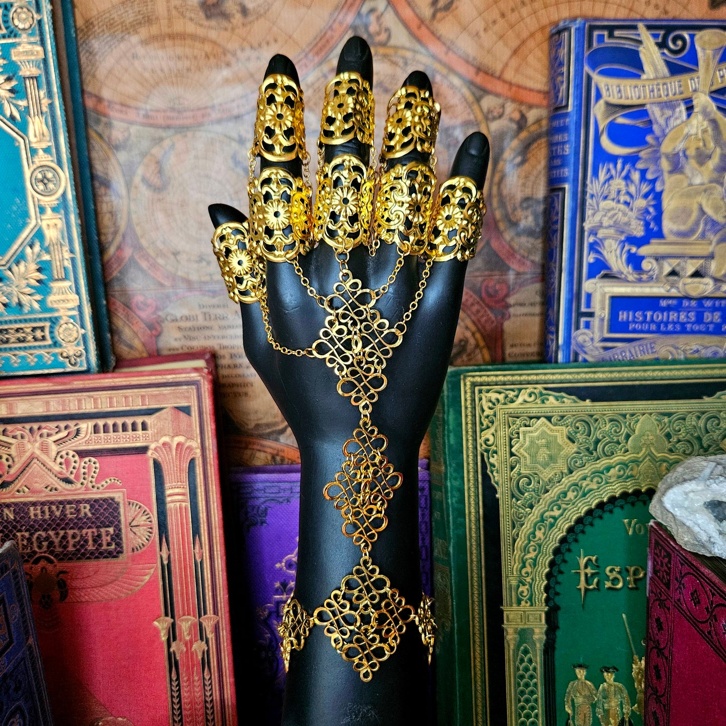 Bracelet armure médiéval-fantasy et bagues articulées dorées, noeuds celtiques