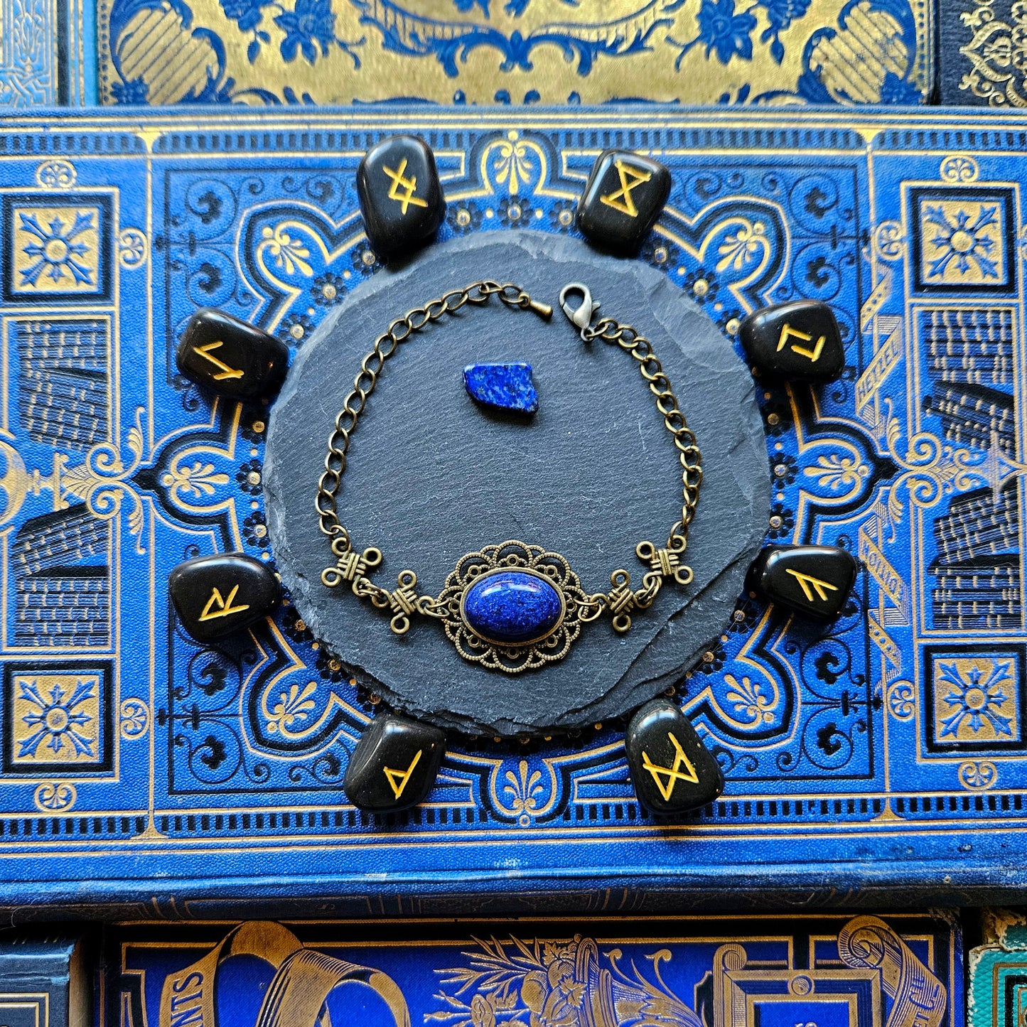 Guenièvre - Bracelet Médiéval - celtique bronze pierres de lapis lazuli