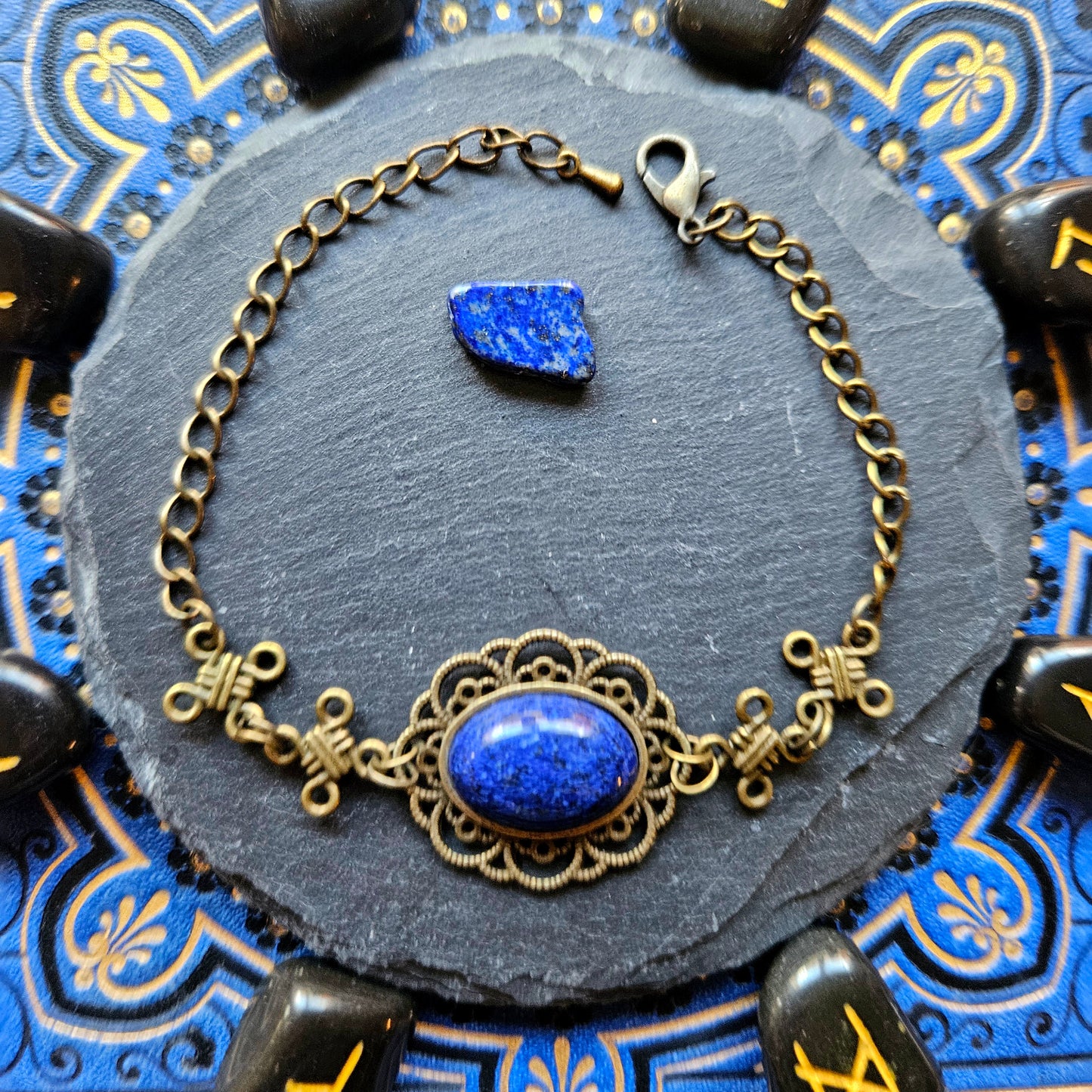 Guenièvre - Bracelet Médiéval - celtique bronze pierres de lapis lazuli