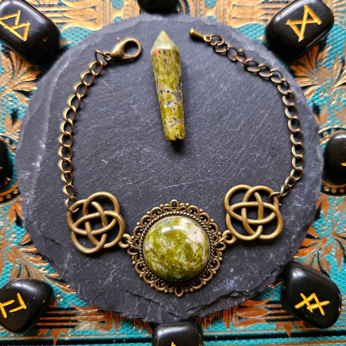 Gauvain - Bracelet médiéval - celtique, noeuds celtiques bronze, pierres d'unakite