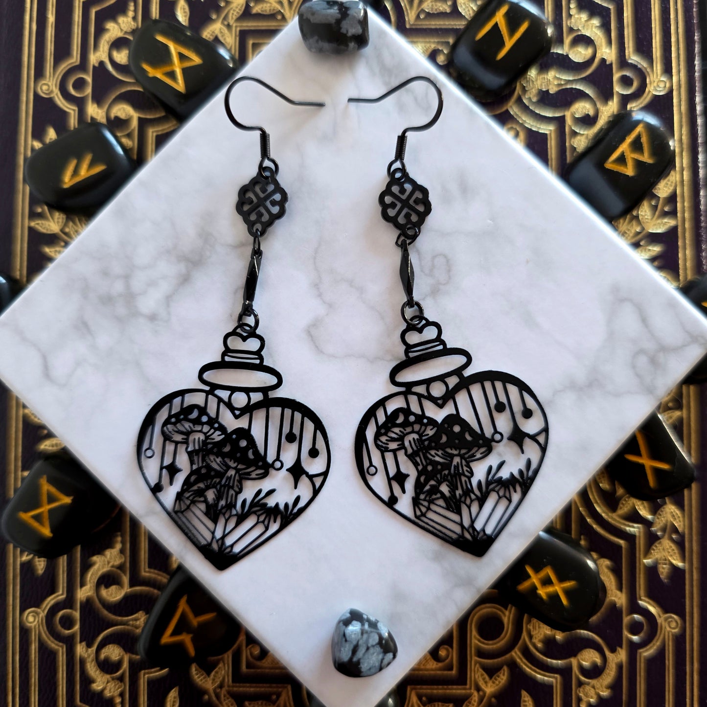 Ellylon - Boucles d'oreilles noires witchy - halloween potions coeurs champignons