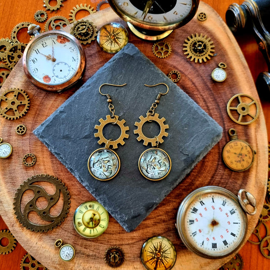 Chronos - Boucles d'oreilles Steampunk engrenages et cabochons mécanismes de montre - Les Rouages du Temps