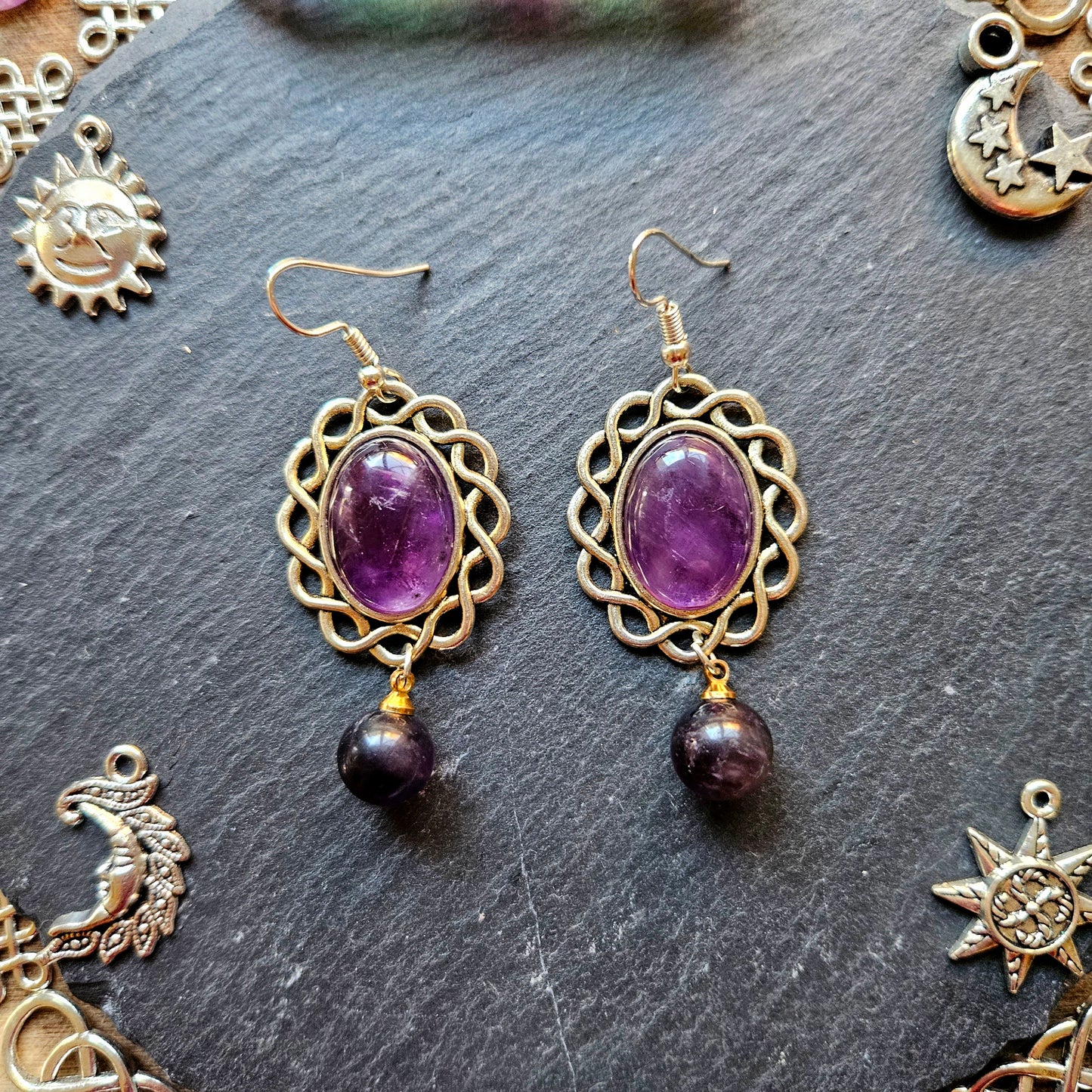 Hécate - Boucles d'oreilles Wicca argentées améthystes - Les Rouages du Temps