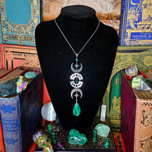 Séléné - Collier Wicca - ésotérique acier inoxydable lunes et étoiles, pierres de malachite - Les Rouages du Temps