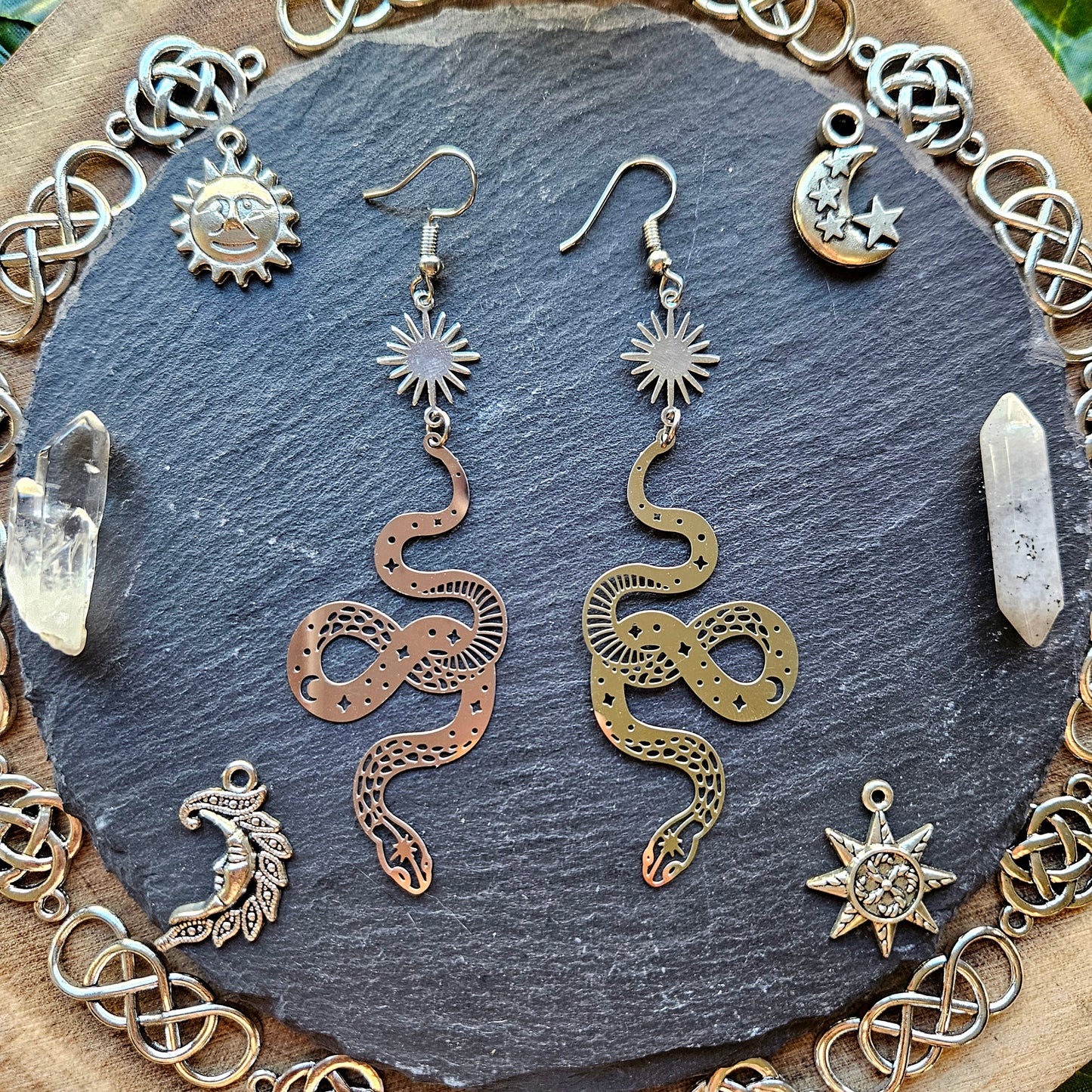 Médusa - Boucles d'oreilles Wicca - ésotérisme acier inoxydable serpents étoiles - Les Rouages du Temps