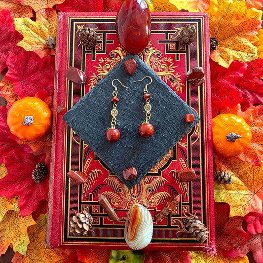 Idunn - Boucles d'oreilles Art Nouveau dorées pommes pierres de jaspe rouge - Les Rouages du Temps
