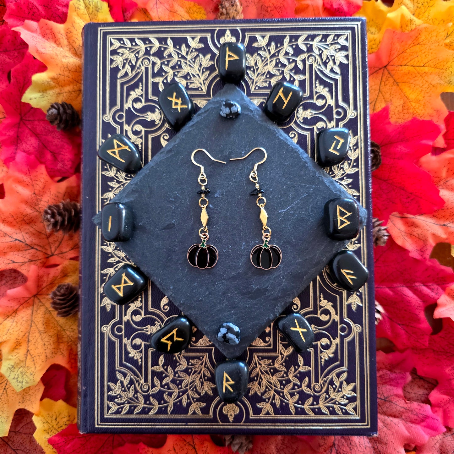 Samhain - Boucles d'oreilles "Automne" acier inoxydable citrouilles et perles obsidienne - Les Rouages du Temps