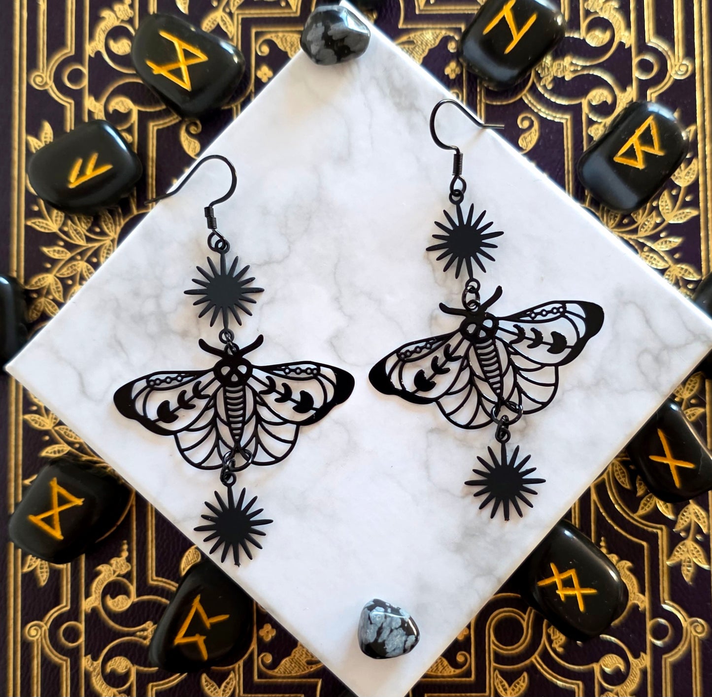 Leanan - Boucles d'oreilles univers féérique / gothique, papillons étoiles noires - Les Rouages du Temps