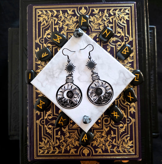 Circé - Boucles d'oreilles noires style witchy ésotérique - potion lune soleil étoile - Les Rouages du Temps