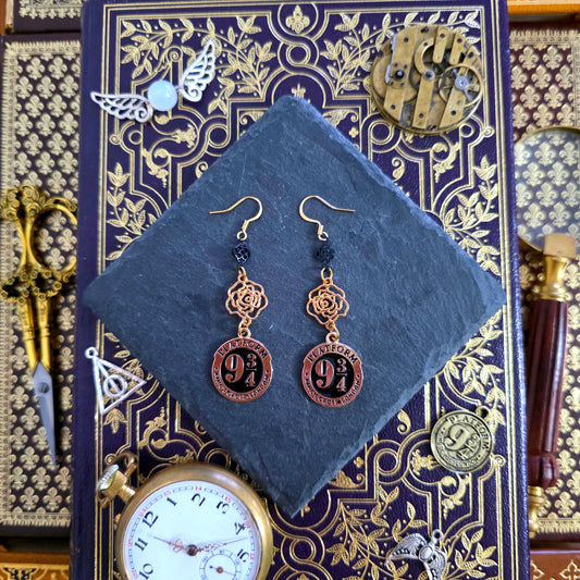 Harry Potter - Boucles d'oreilles noires et dorées voie neuf trois quart (9.3/4) et roses - Les Rouages du Temps